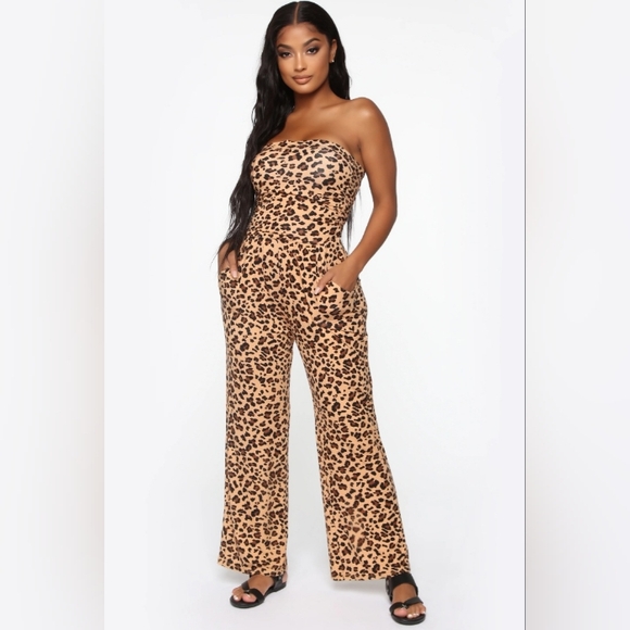 Fashion Nova Size Medium Jumpsuit NWOT - Picture 2 of 2